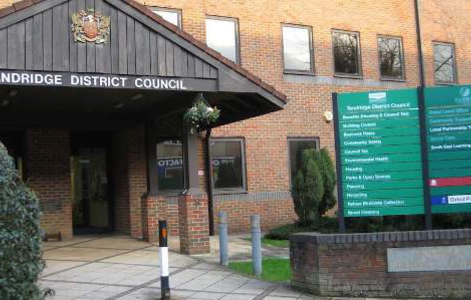 Councillors support three unitary proposal for Surrey